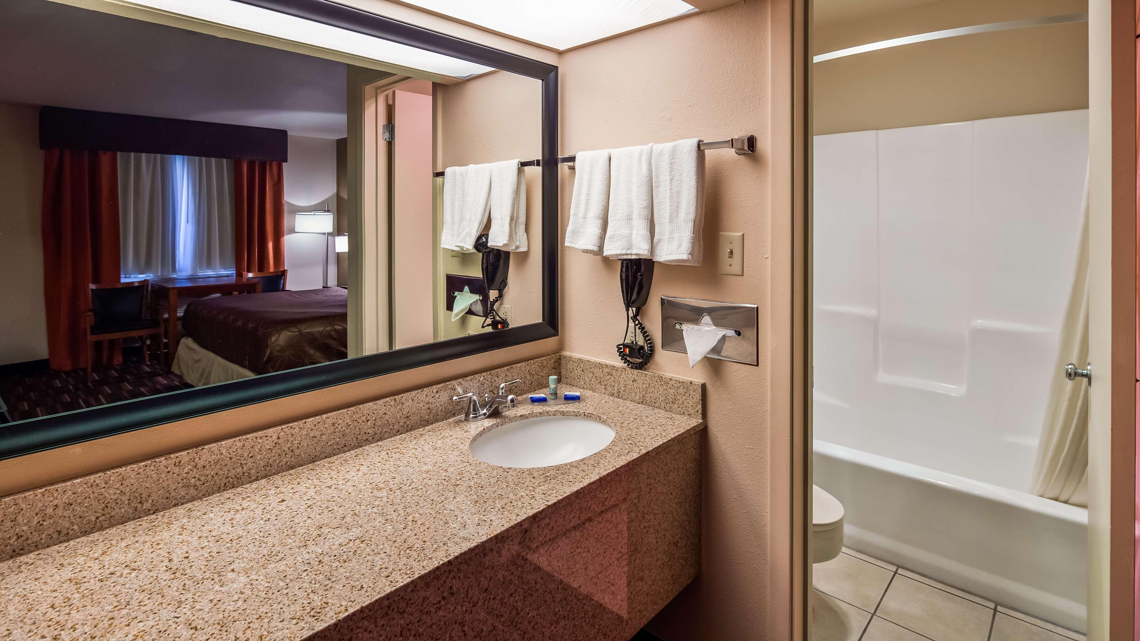 Best Western Executive Inn Хобс Екстериор снимка