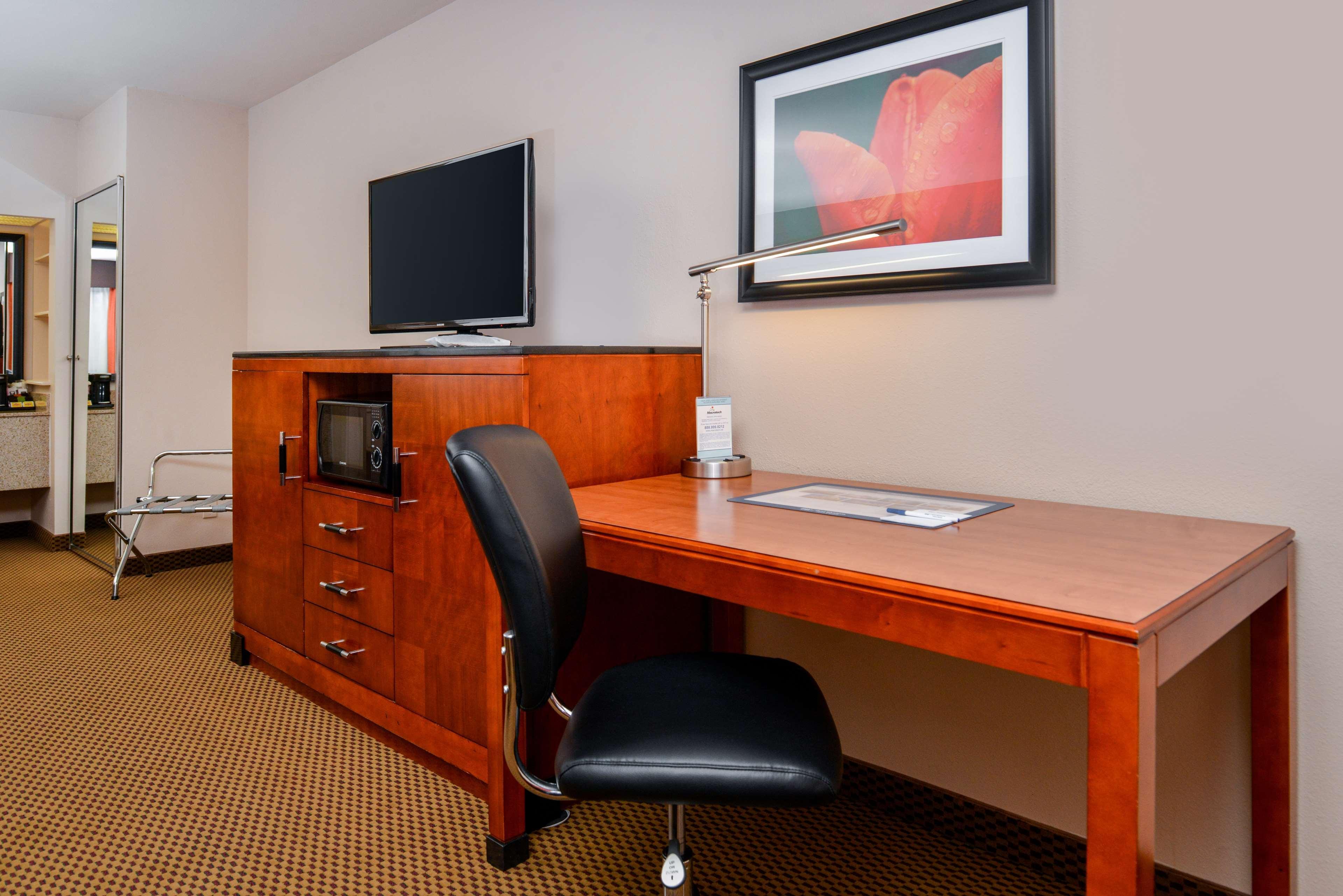Best Western Executive Inn Хобс Екстериор снимка