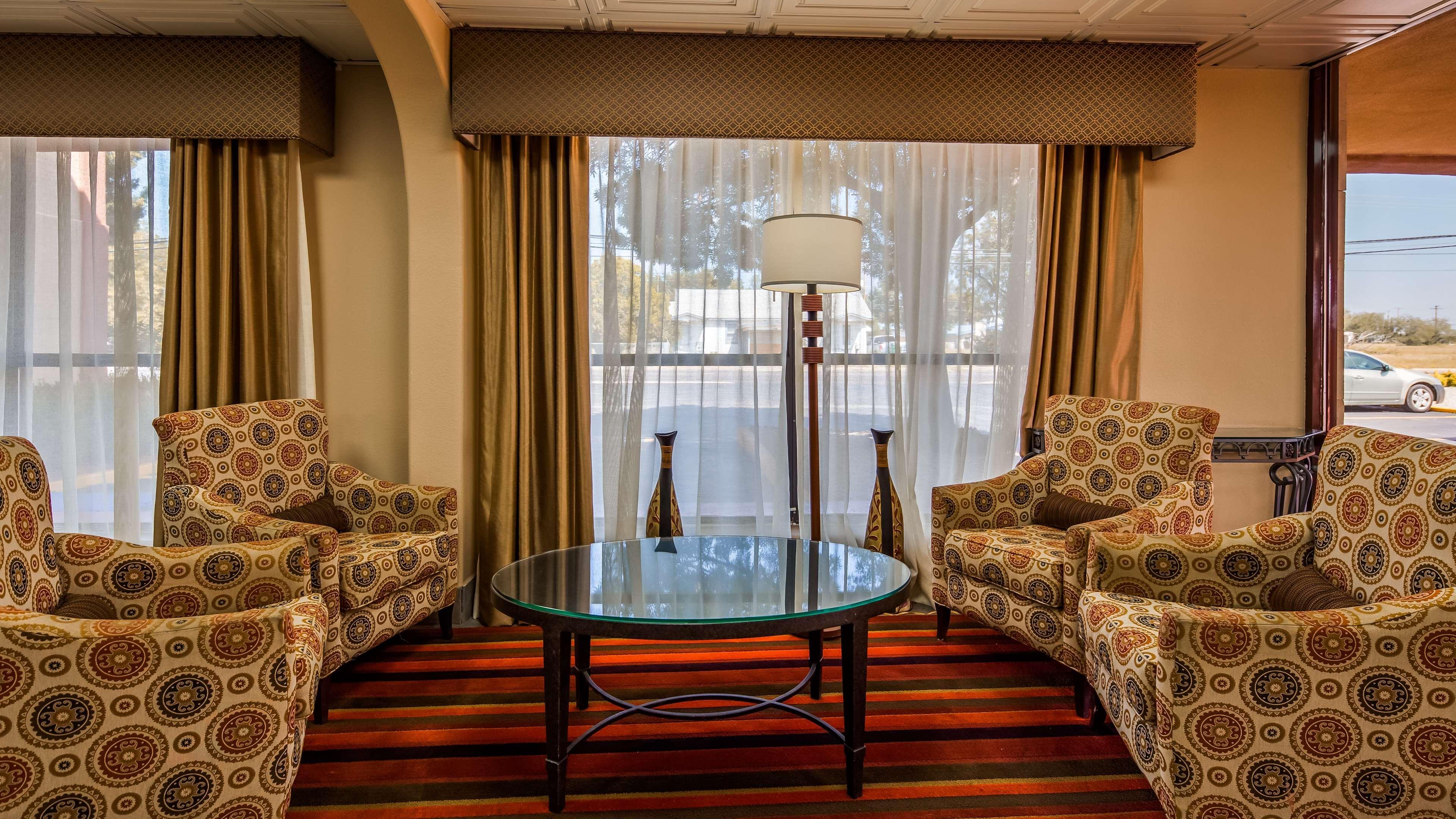 Best Western Executive Inn Хобс Екстериор снимка
