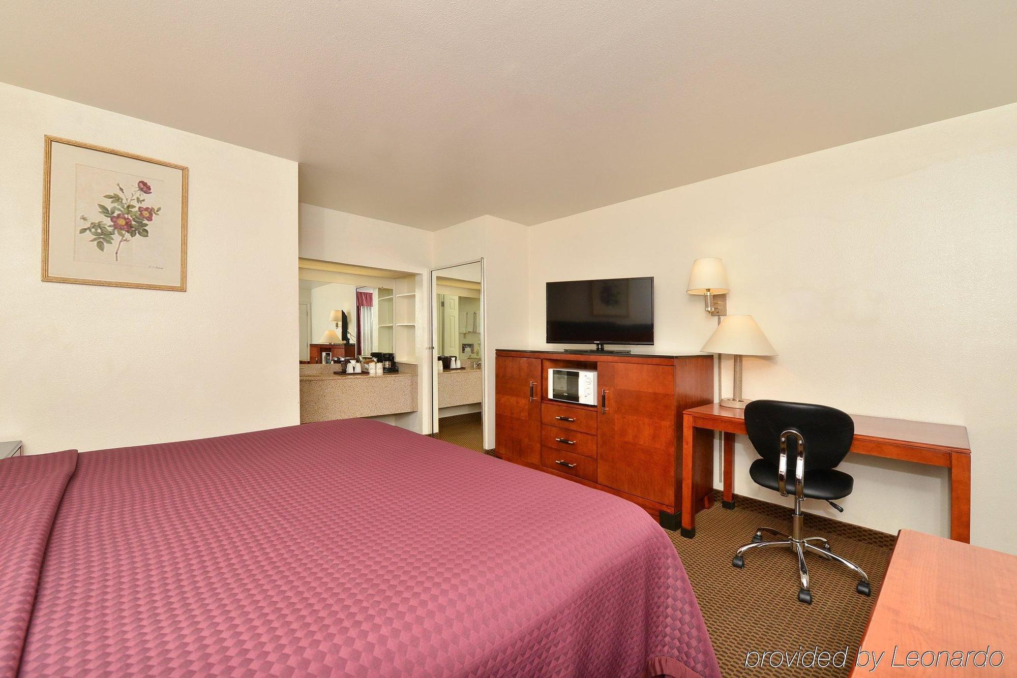 Best Western Executive Inn Хобс Екстериор снимка