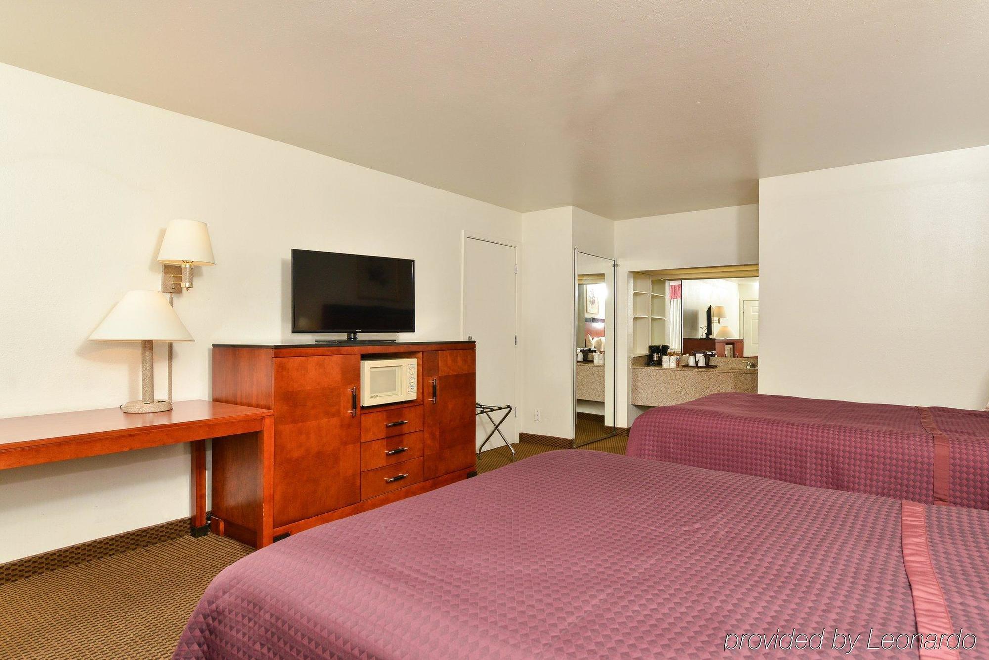 Best Western Executive Inn Хобс Екстериор снимка